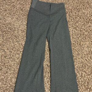 Athleta Barre Kickflare in Powervita XSP Xtra Small Flint Gray Nylon Blend Pants